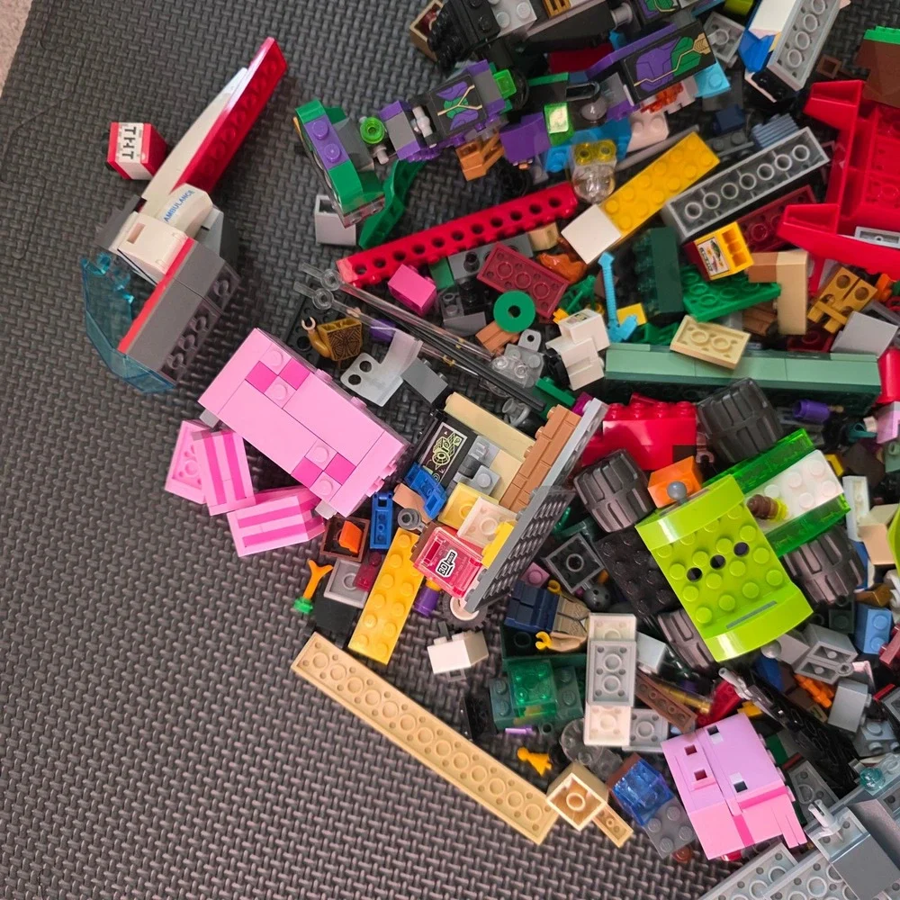 LEGO Bulk Lot 8lb Mixed Bricks Plates Specialty Pieces Minecraft Scooby Doo